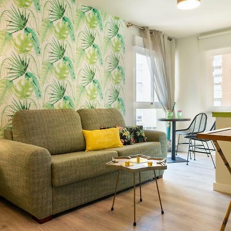Malagueta Malibu Apartment Малага Екстериор снимка