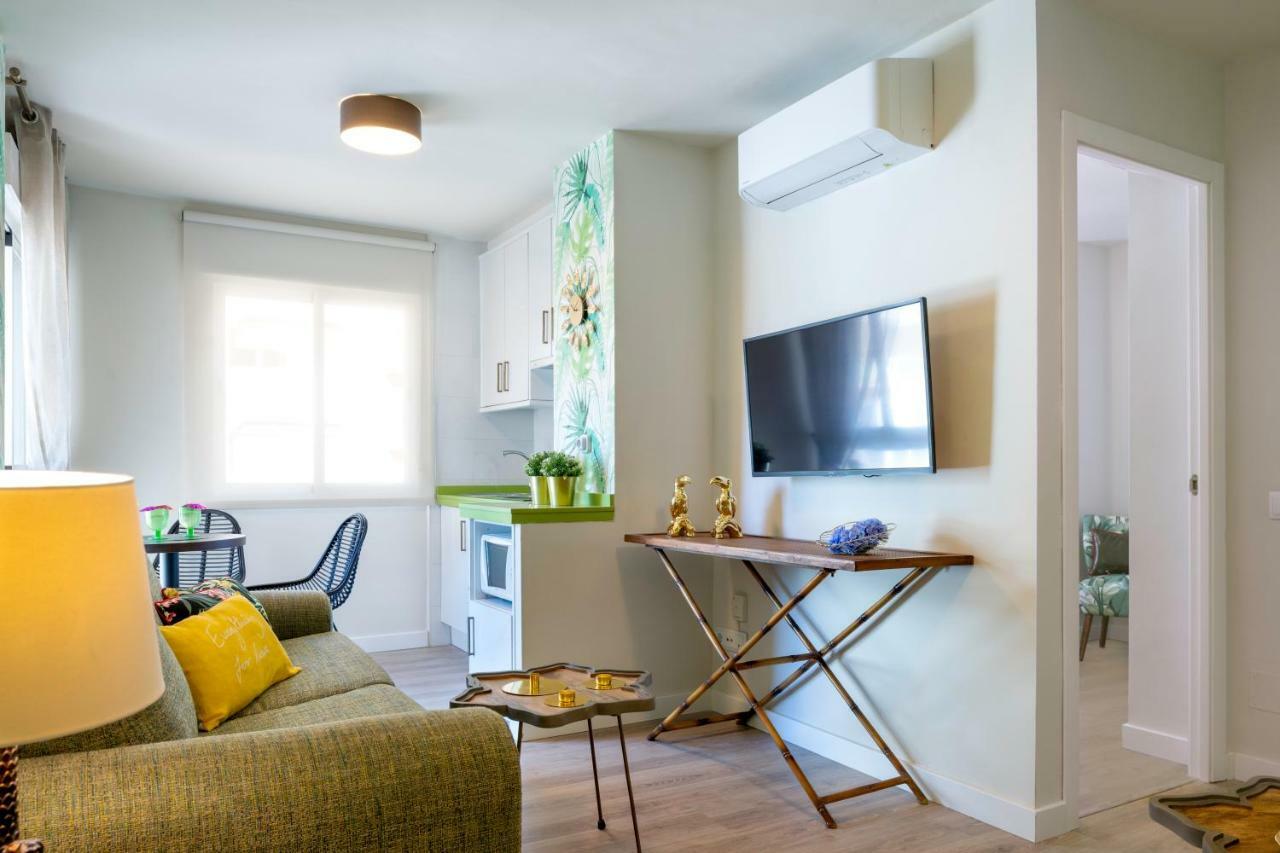 Malagueta Malibu Apartment Малага Екстериор снимка