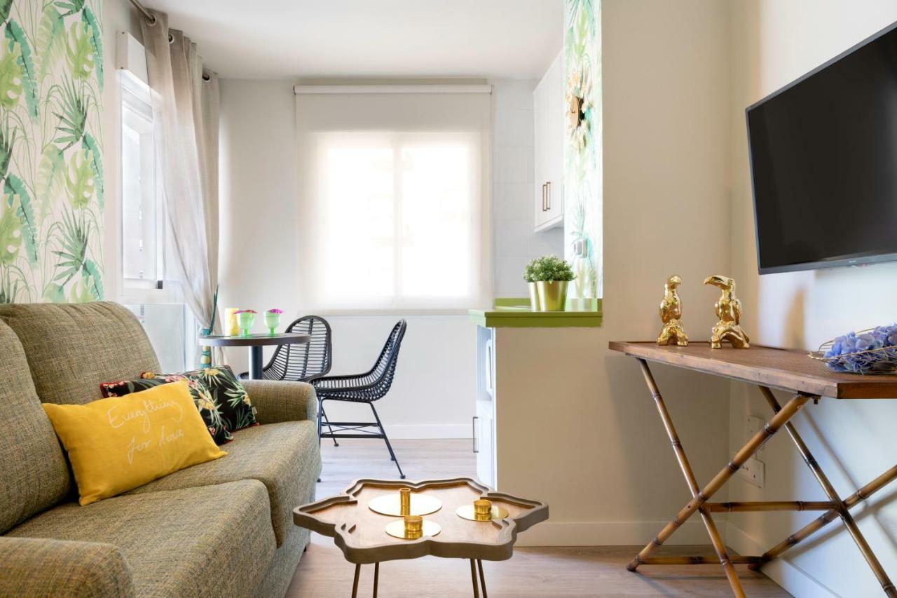 Malagueta Malibu Apartment Малага Екстериор снимка