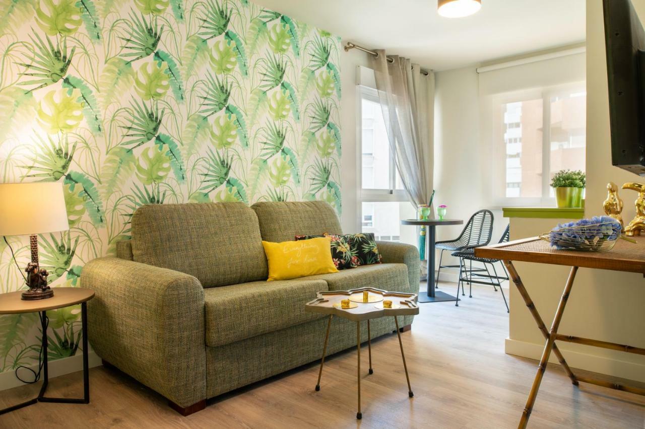 Malagueta Malibu Apartment Малага Екстериор снимка