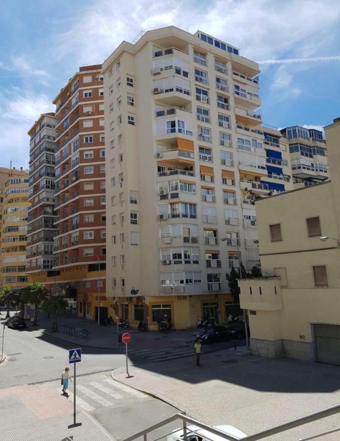 Malagueta Malibu Apartment Малага Екстериор снимка
