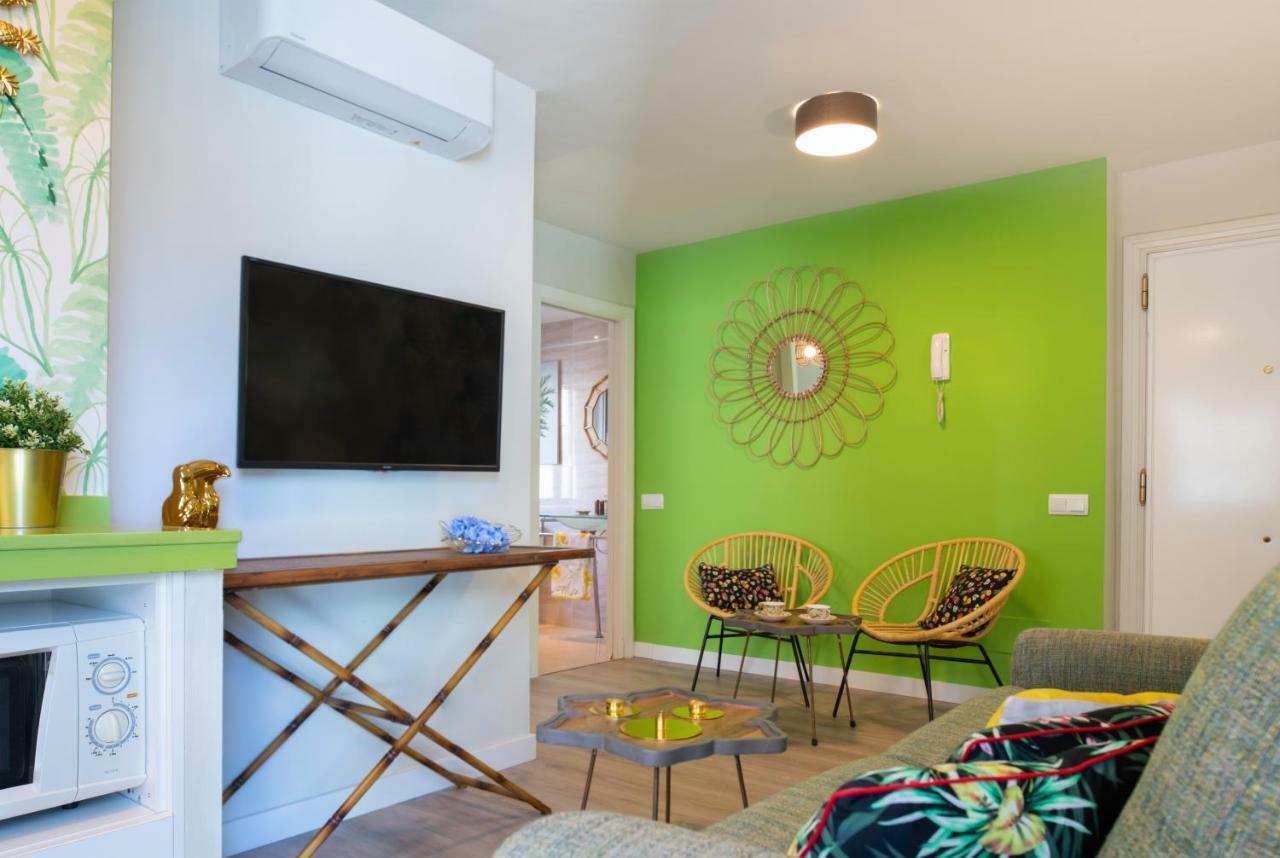 Malagueta Malibu Apartment Малага Екстериор снимка