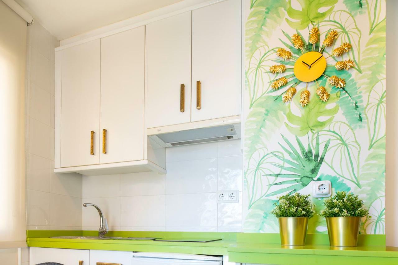 Malagueta Malibu Apartment Малага Екстериор снимка