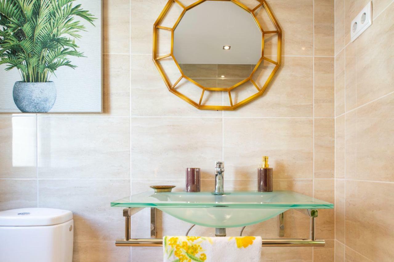 Malagueta Malibu Apartment Малага Екстериор снимка