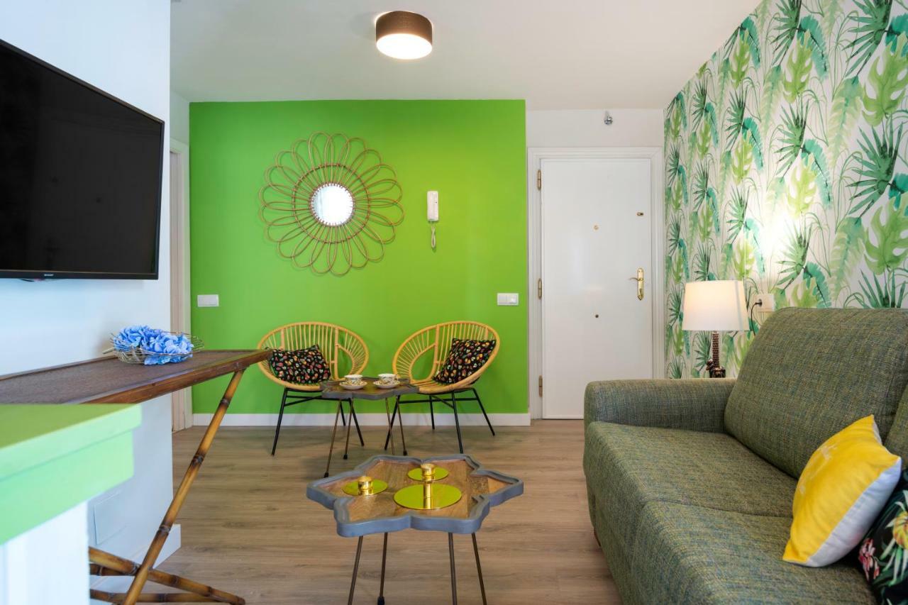 Malagueta Malibu Apartment Малага Екстериор снимка