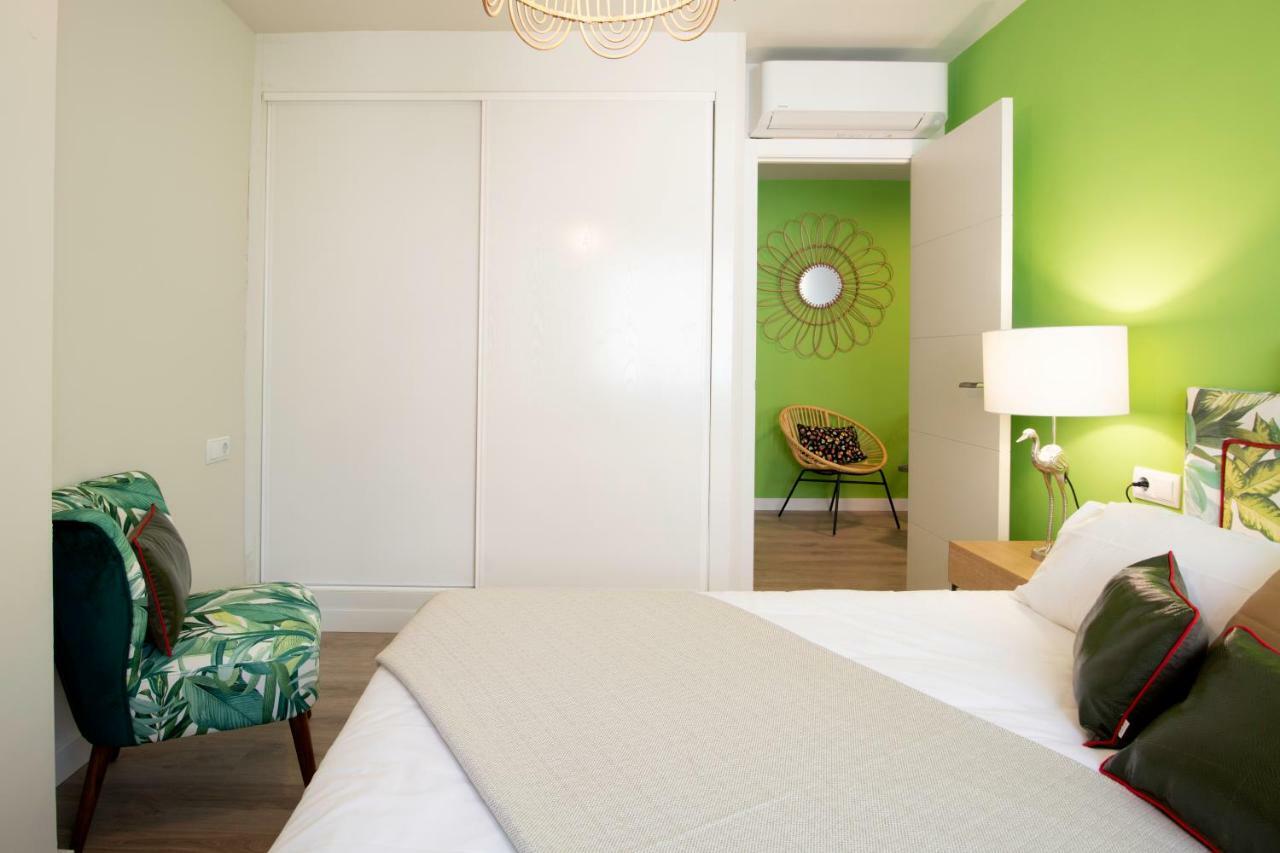 Malagueta Malibu Apartment Малага Екстериор снимка