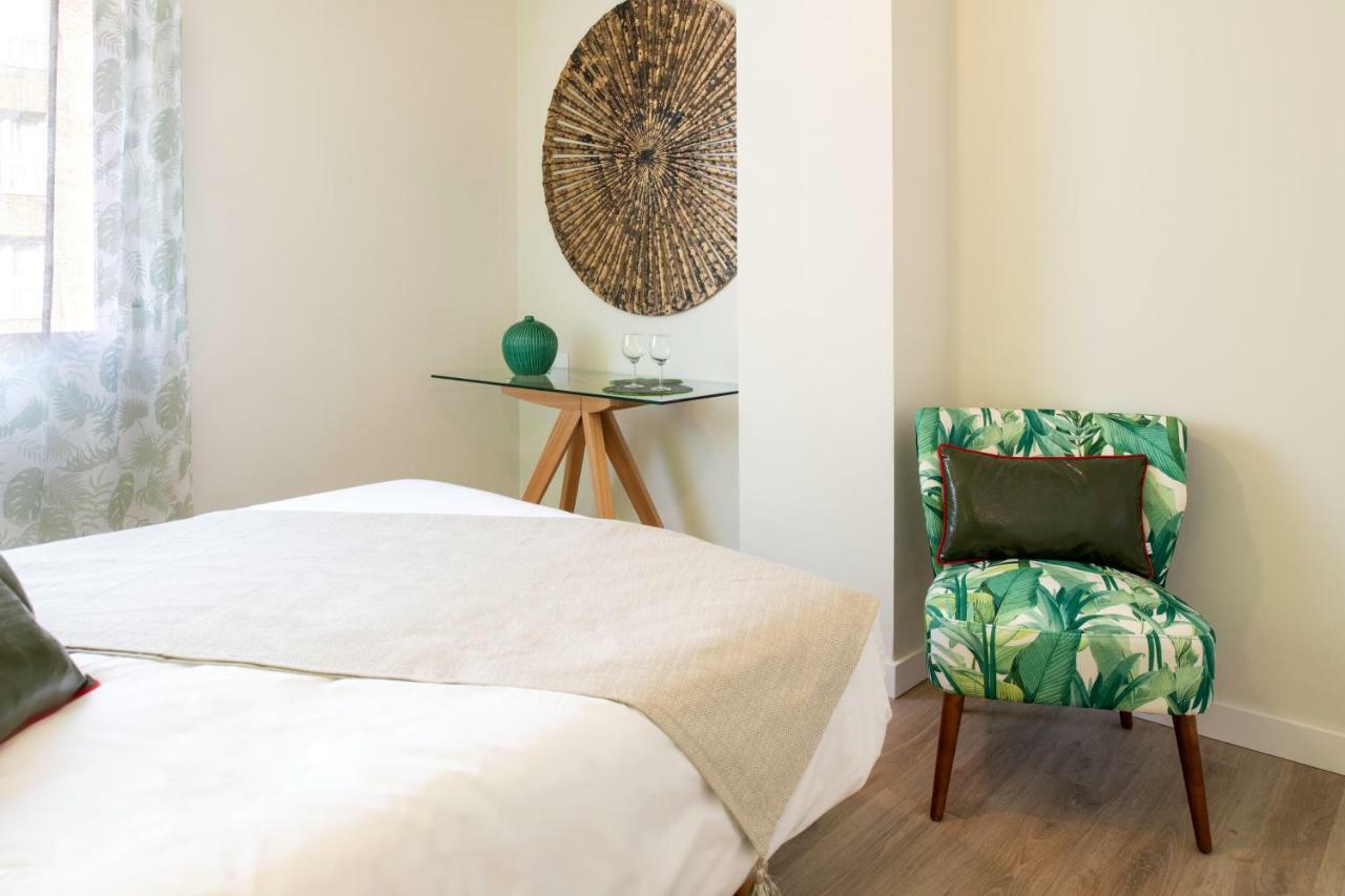 Malagueta Malibu Apartment Малага Екстериор снимка