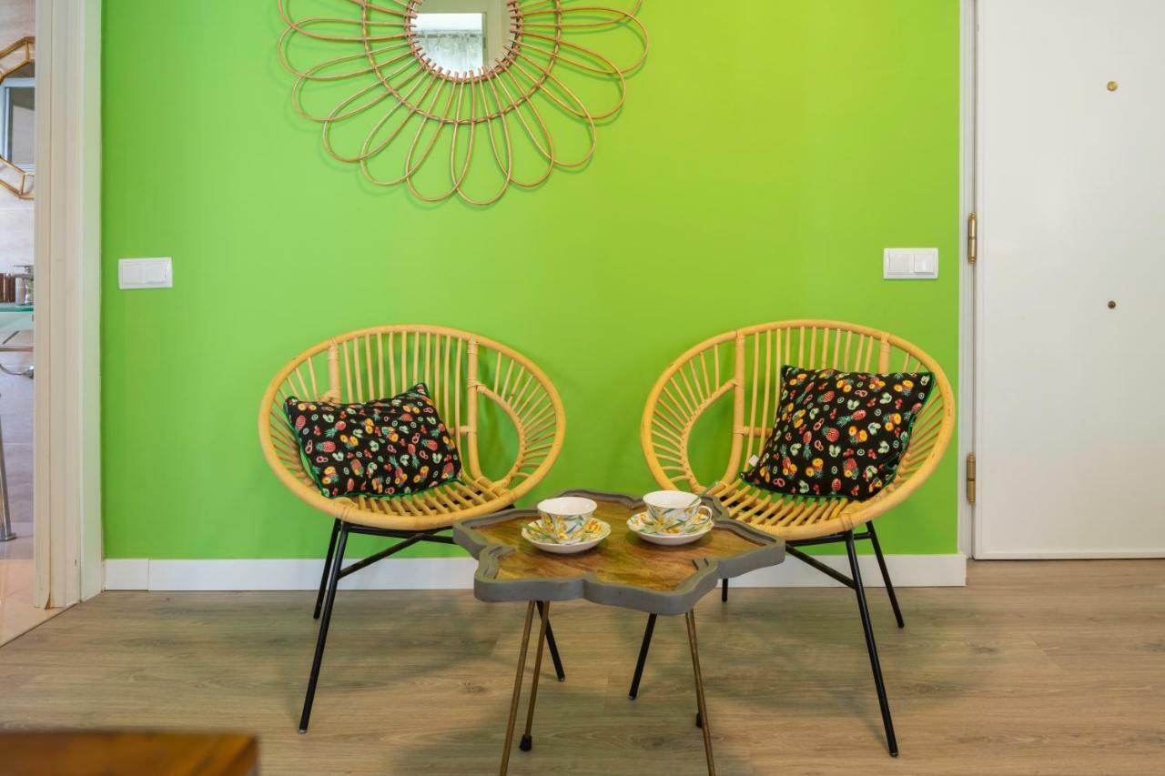 Malagueta Malibu Apartment Малага Екстериор снимка